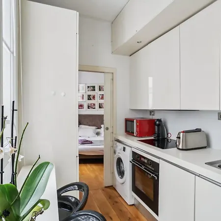 La Cle Des Champs Elysees * Parigi